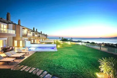 Image de Villa chic en bord de mer avec piscine privée