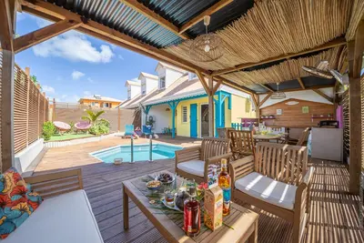 Image de Magnifique villa familiale avec piscine! Bureau séparé, idéal pour télétravail.