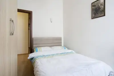 Image de Old Tbilisi City Center 2 Br 2 Bathroom Apartment