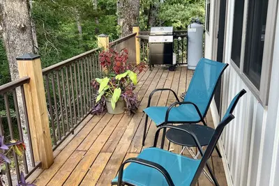 Image de Happy Bend Hideaway with Lake Front View & Access