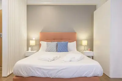 Image de New Modern & Stunning Studio | Historic Center