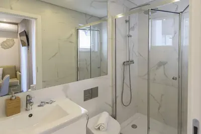 Image de *Brand New* Stunning Designer Studio ~Braga Center