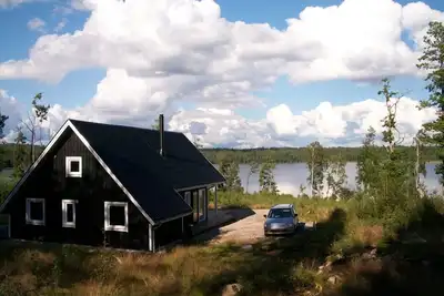 Image de Lonely cabin in SmĂĄland directly on the lake