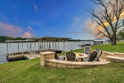 Image de Heron's Rest-Lakefront home|1 boat & jet ski lift