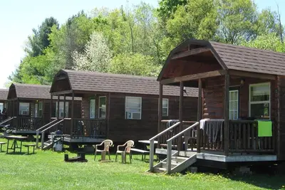 Image de Cozy 1-Br cabin with additional sleeping loft. Less than 5 mi from Cooperstown