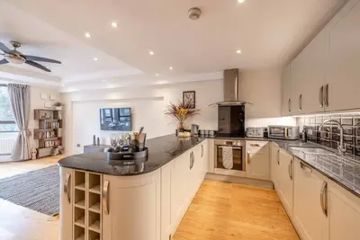 Image de Hidden Gem With Windsor Castle Views & Parking