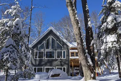 Image de Modern Country House 8 min to Haliburton Village and 15min to beaches/Ski centre