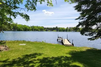 Image de Spacious home on the lake!