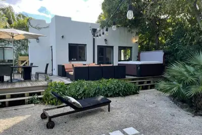 Image de New Listing - Design District/Wynwood/Mid-town entire home