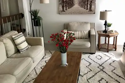 Image de Cozy, quiet hidden townhouse with great views.