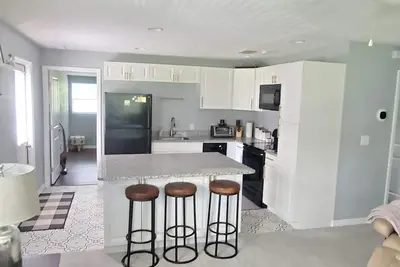 Image de Hidden Sanford Cabin Close to Everything