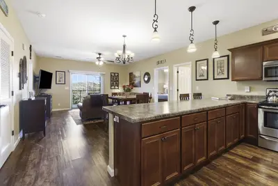 Image de Luxurious 3br Retreat w/ Mtn Views < 5min to Sdc! w/ elevator