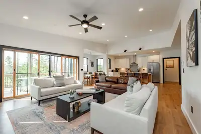Image de Deep Creek Gem w/ Hot Tub, Fire Pit & Golf