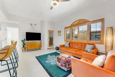 Image de Vibrant, dog-friendly escape on bike path with washer/dryer, Ac, pool, & hot tub