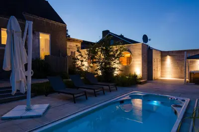 Image de Superbe maison Ă Westouter avec sauna