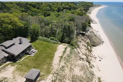 Image de Lake Michigan Private Beachfront Midterm Rental