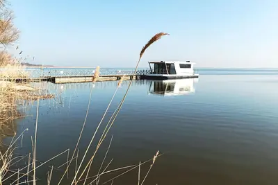 Image de Bateau de 2 chambres en bord de mer à.