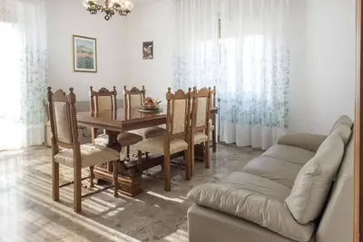 Image de S283 - Sirolo, large panoramic four-room apartment