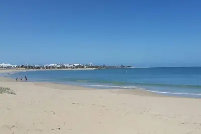 Image de Beach Stay on Ormsby. Two bedroom unit with secure backyard.