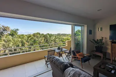 Image de Luxurious 2 bed, 2 bath condo with stunning views! 10 minute walk to the beach!