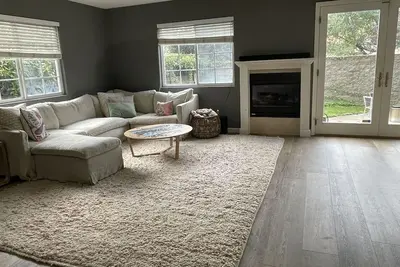 Image de Centrally Located House w/ Sauna 10min walk to beach, parks, cafes, etc.