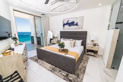 Image de Esmeralda Beach Resort 3 Bedrooms Condo C 1402
