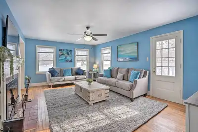 Image de Rural Oswego Cottage on 50-Acre Orchard & Farm!