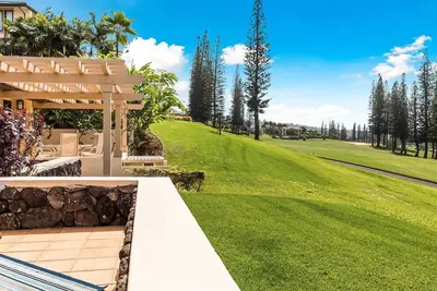 Image de Dine in style in your sleek 2bd high end condo