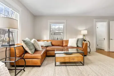 Image de Sunny Saco minutes from downtown and beach