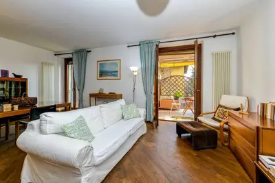 Appartement 'In The Center Of Salò' avec balcon, Wi-Fi et climatisation.