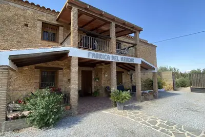 Image de Maison de vacances 'Rural Fábrica Del Azúcar' avec vue sur les montagnes, Wi-Fi et climatisation.