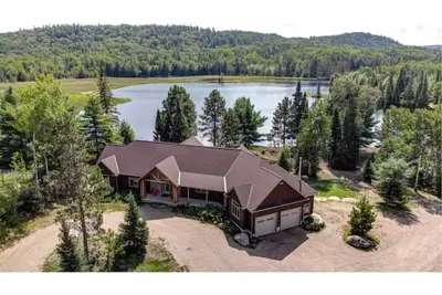 Image de Entire 5 bed 5500 Sq ft Waterfront Home