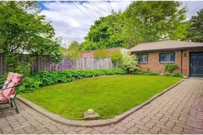 Image de Sun filled home in Toronto DownTown