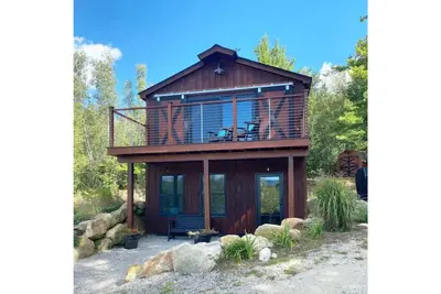 Image de Cozy & Custom. Relax, Hike, Float, Explore in your backyard.
