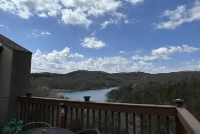Image de Top floor views of Table Rock Lake and Silver Dollar City