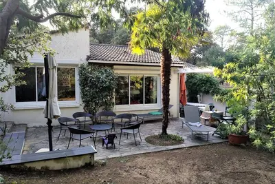 Image de Villa dans parc privé au calme avec accès à la mer