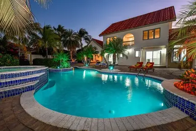 Image de Executive 4br Villa minutes away from Eagle Beach