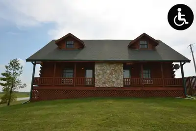 Image de Big Bear - Sleeps up to 8 - Handicap Accessible