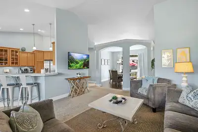 Image de *Hillside Cottage*pool•spa•grill•mountain views