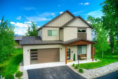 Image de Well-appointed cottage with Gallatin River access