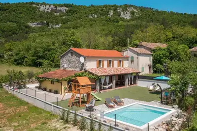 Image de Superbe maison à Roc avec WiFi