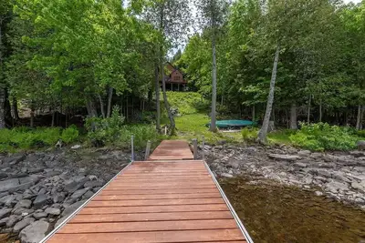 Image de Beautiful year round home on Sebec Lake