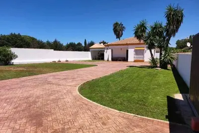 Image de Villa avec vue sur le verger à Chiclana