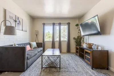 Image de Bright 4br Getaway – Yard & Perfect Group Escape!