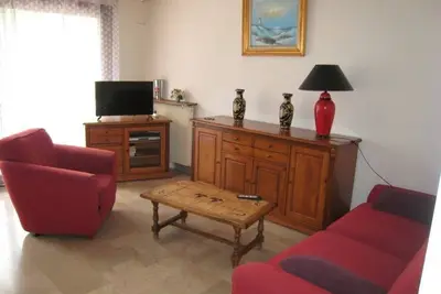 Image de Appartement F3 avec terrasse, parking, Wi-Fi - Idéal cures - Centre-ville Amélie-les-Bains