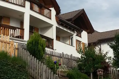Image de Quietly located vacation apartment with all-day sunshine