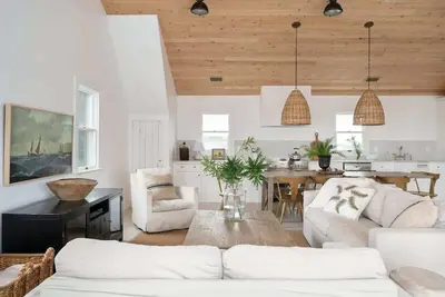 Image de Ocean Views, Pool, Hot Tub & 7Min Walk to Beach!