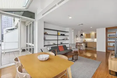 Image de Spectacular 2br apt on St Kilda Rd #Free Parking