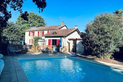Image de Spacious villa with swimmingpool in the Gers