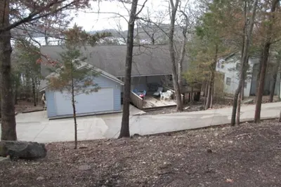 Image de Wake & Lake! 6br Lakefront Home on Beaver Lake